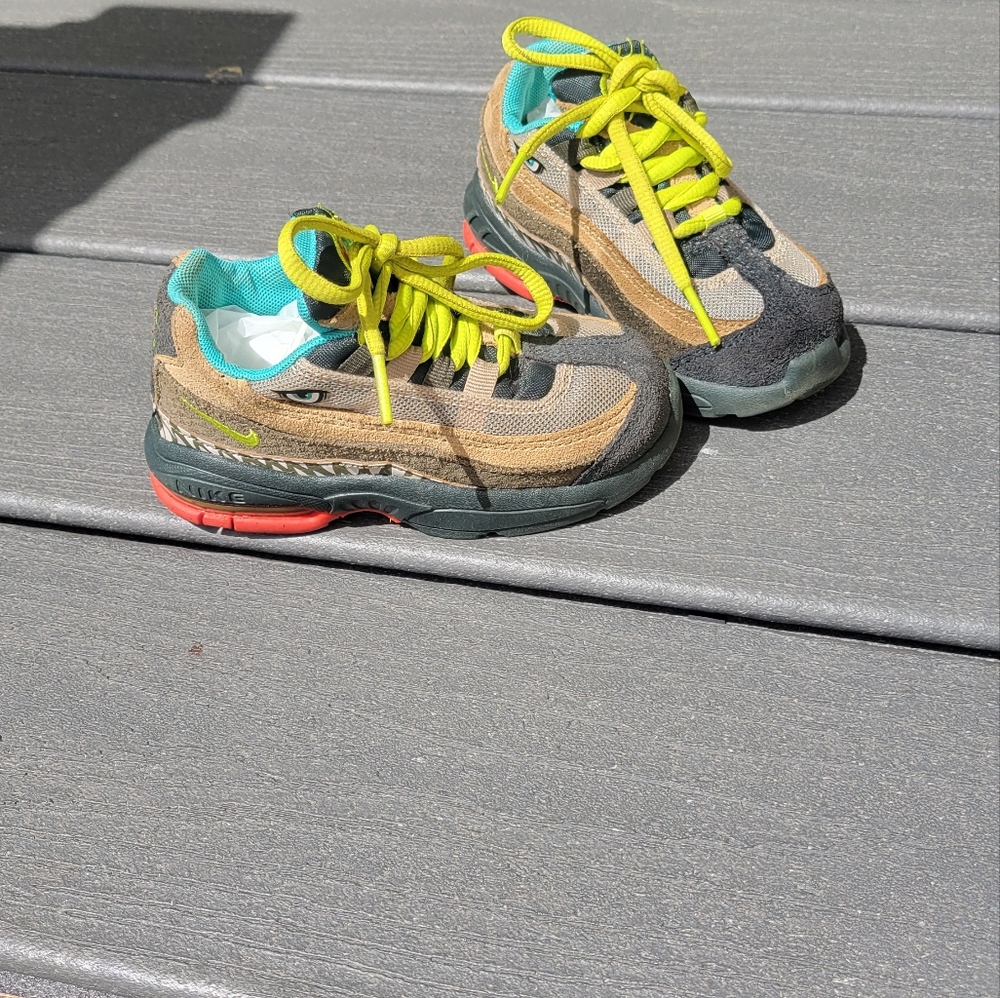 Nike Kids Sneakers - Brown and Green
